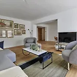 Superbe Appartements Tour Eiffel Monttessuy
